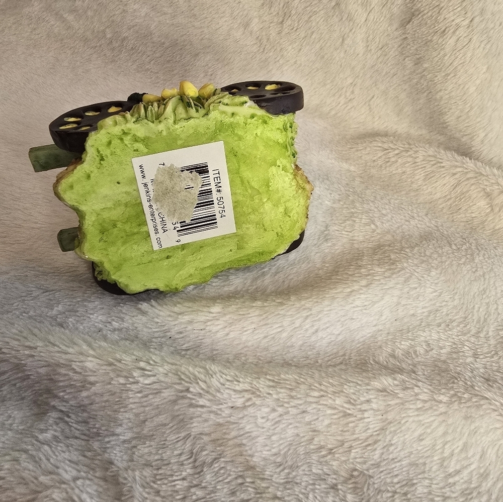 Charming Cow Figurine on Green Wagon Y2K - Picture 5 of 7
